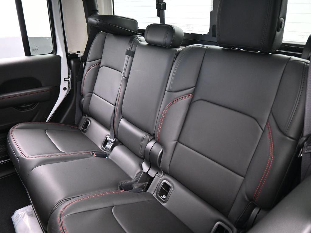 New 2026 Bright White Clearcoat Jeep Rubicon image 28