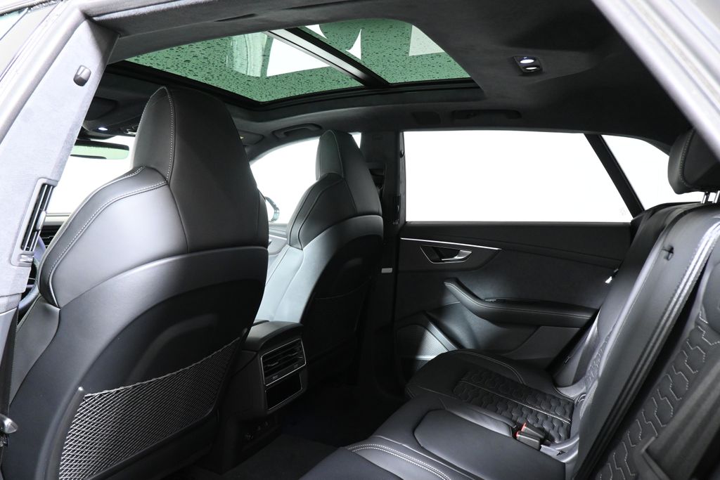 Thumbnail: 2026 Audi RS Q8 - 25