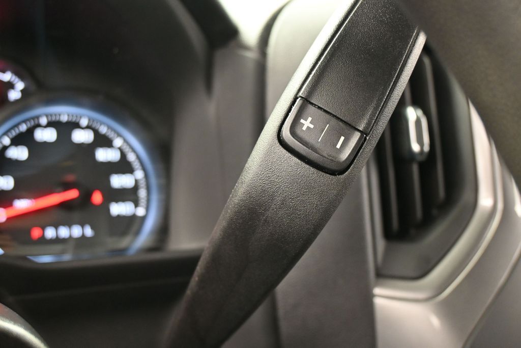 Used 2022 Summit White Chevrolet Custom image 27