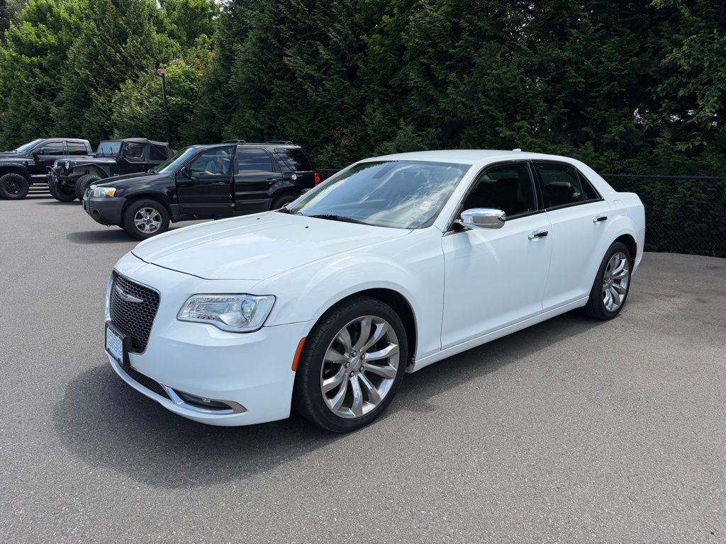 Bright White Clearcoat 2019 Chrysler 300 Sedan Rear-Wheel Drive 8-Speed Automatic