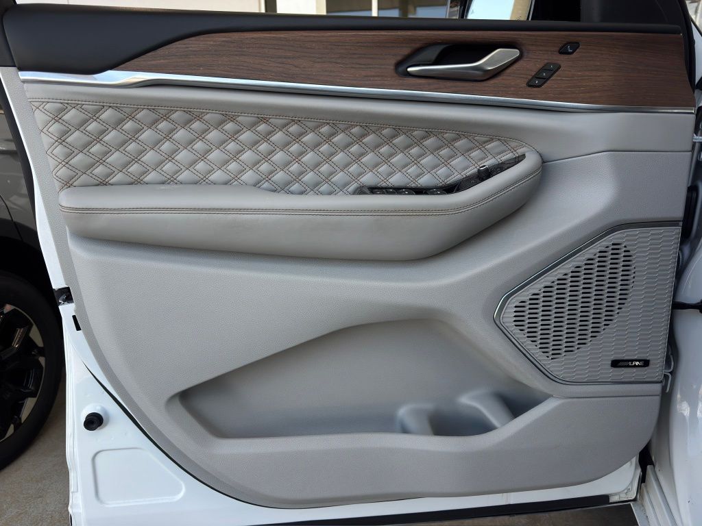 2023 Jeep Grand Cherokee L Summit White at Gullo Toyota