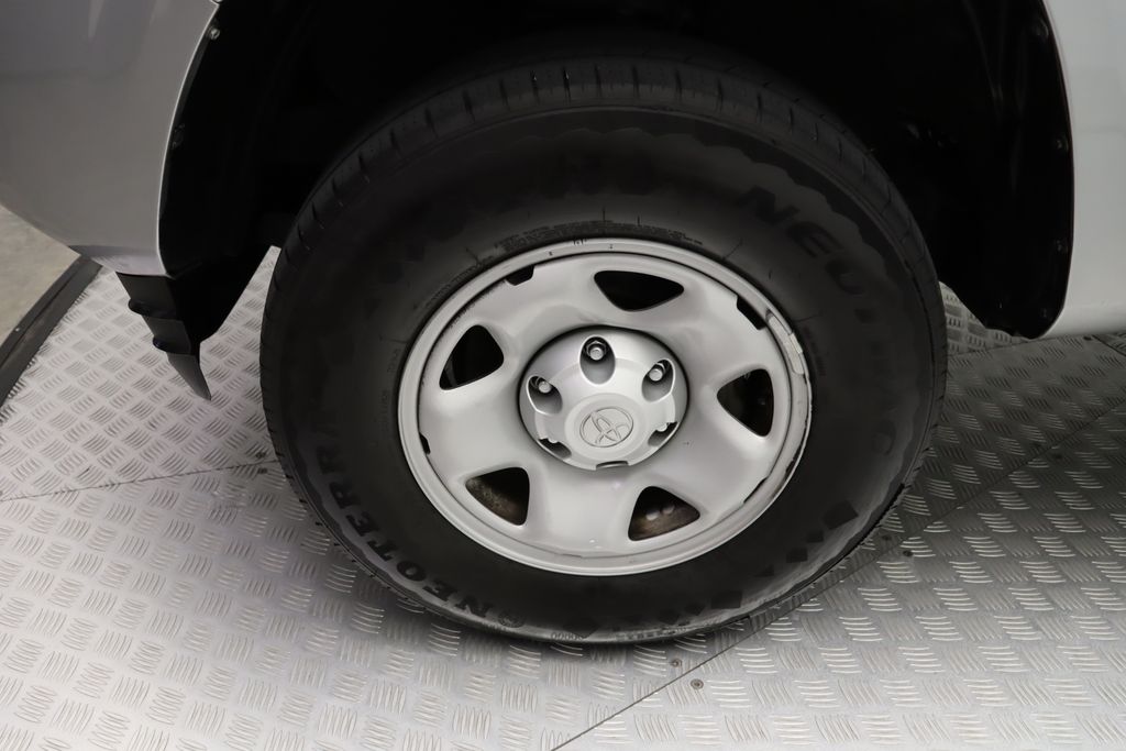 Thumbnail: 2019 Toyota Tacoma - 4