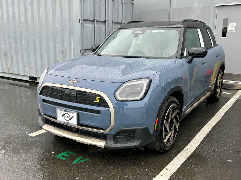 2025 MINI Cooper Countryman Signature 2