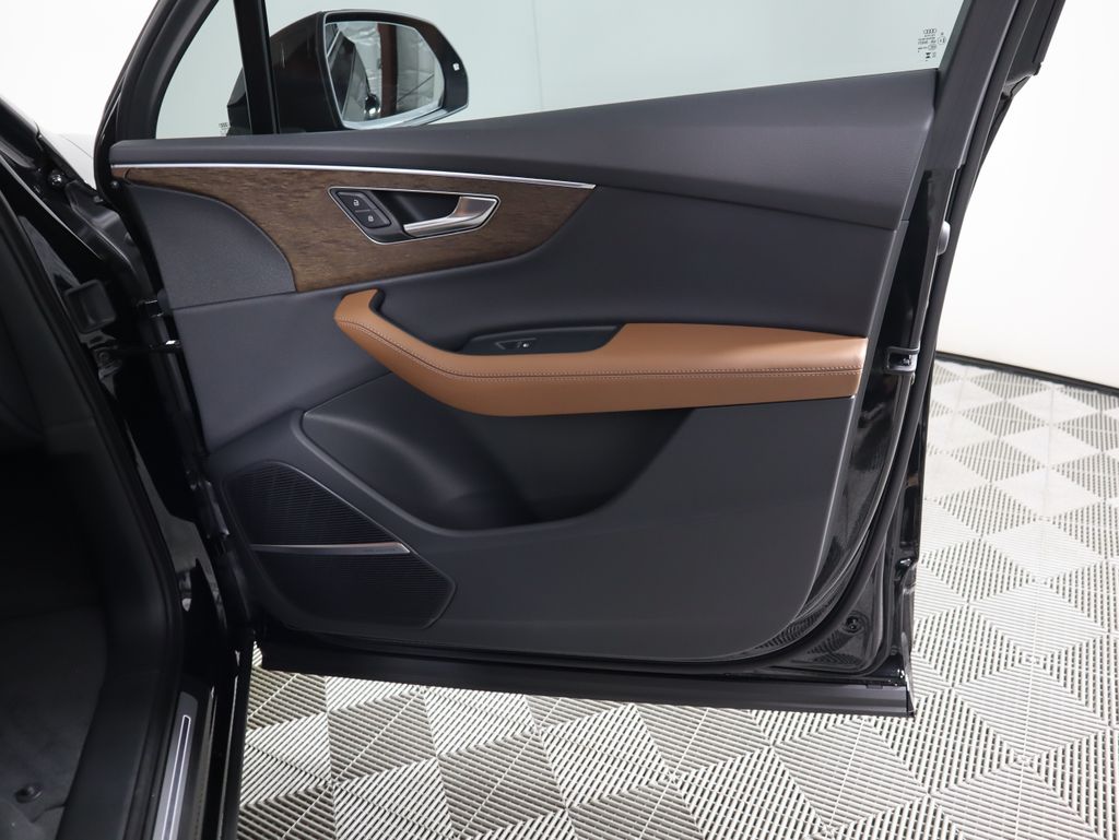 Thumbnail: 2026 Audi Q7 - 28