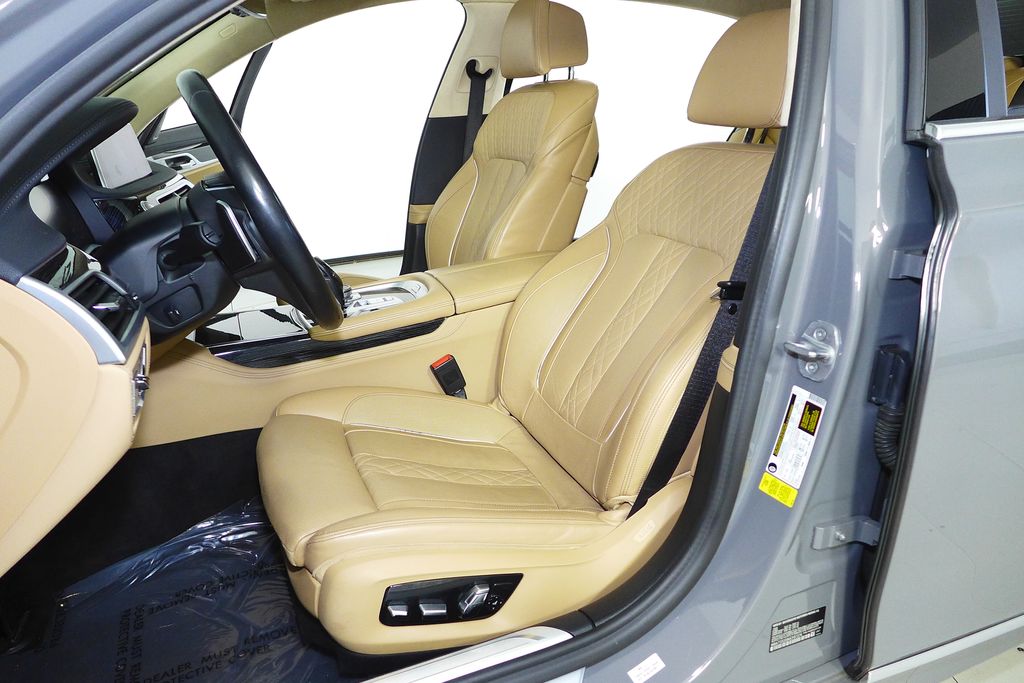 Thumbnail: 2021 BMW 7 Series - 21