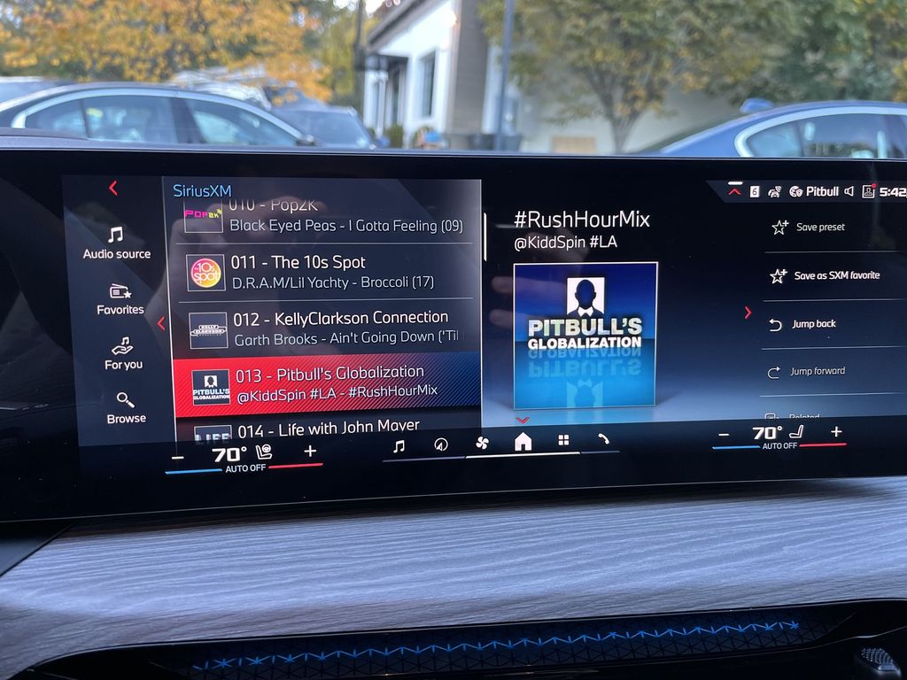 Thumbnail: 2025 BMW i4 - 16