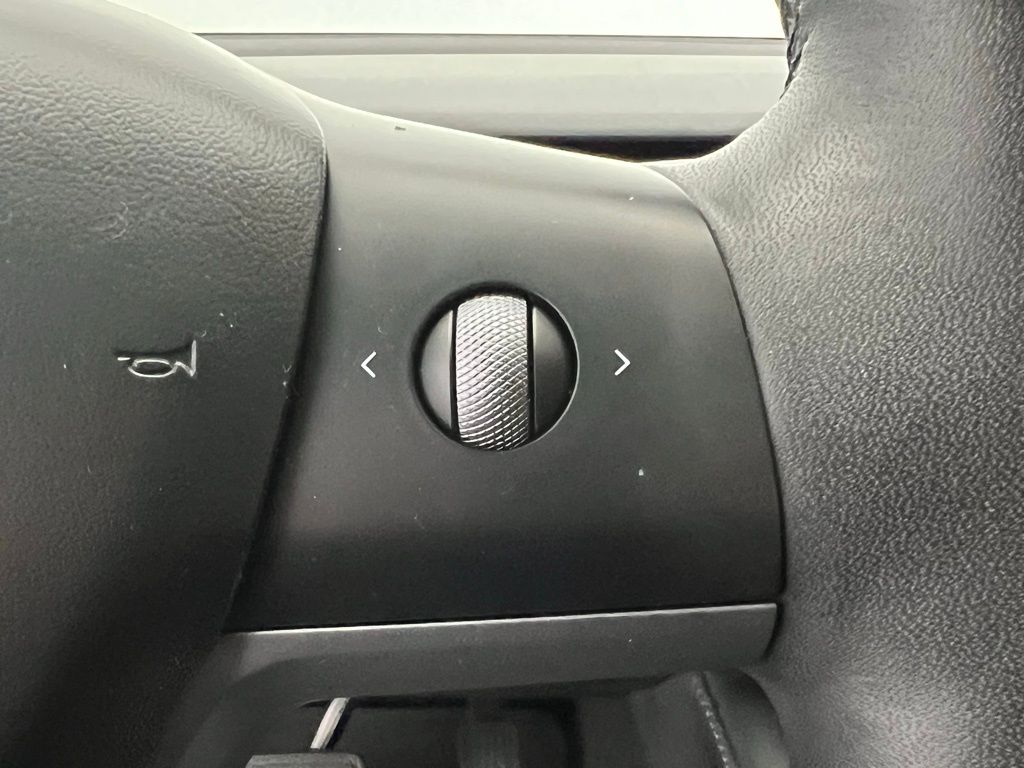 Thumbnail: 2023 Tesla Model 3 - 19