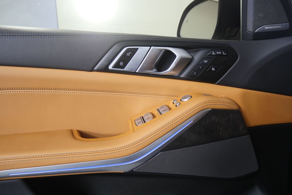 Thumbnail: 2025 BMW X7 - 8