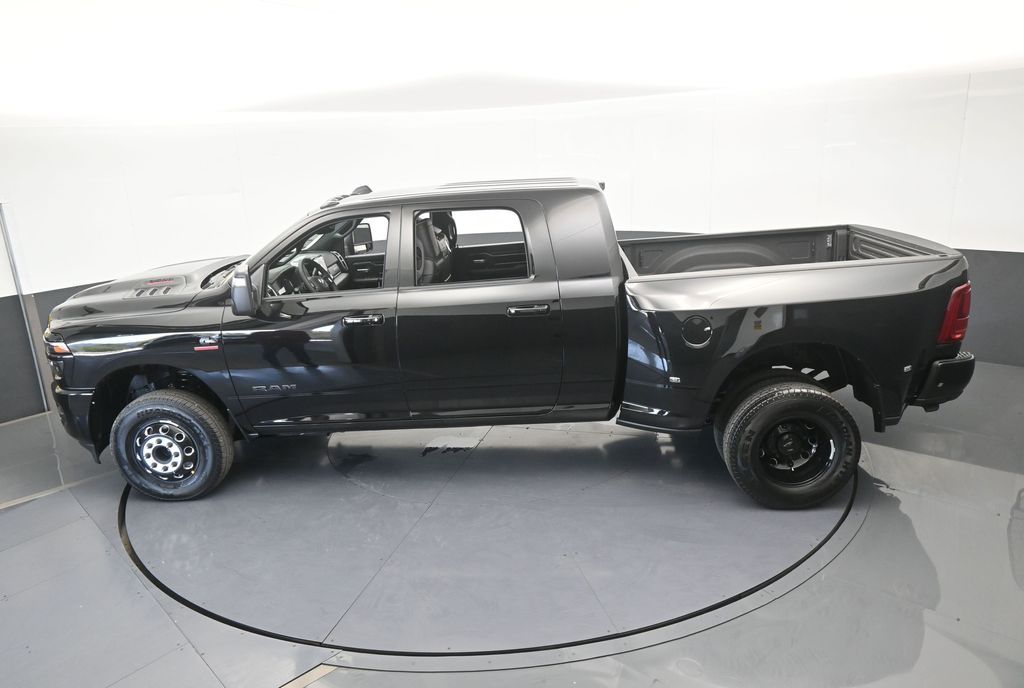 New 2026 Diamond Black Crystal Pearlcoat Ram Laramie image 55