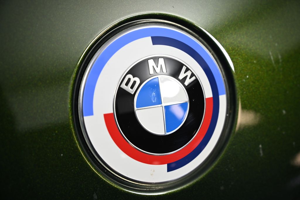 Thumbnail: 2023 BMW 8 Series - 21