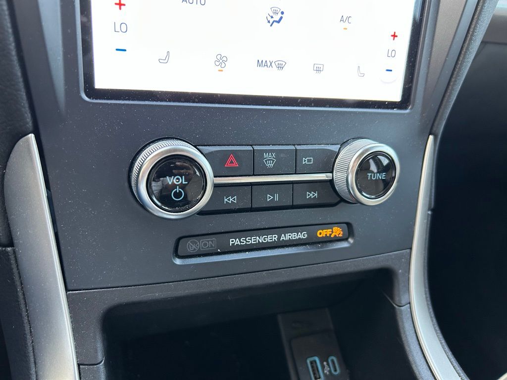 2023 Ford Edge SEL 25
