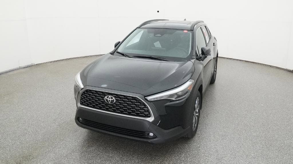 2025 Toyota Corolla Cross XLE 2