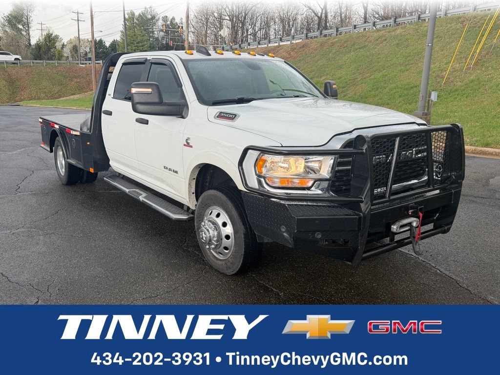 2024 RAM 3500 Chassis SLT Crew Cab LB DRW 4WD