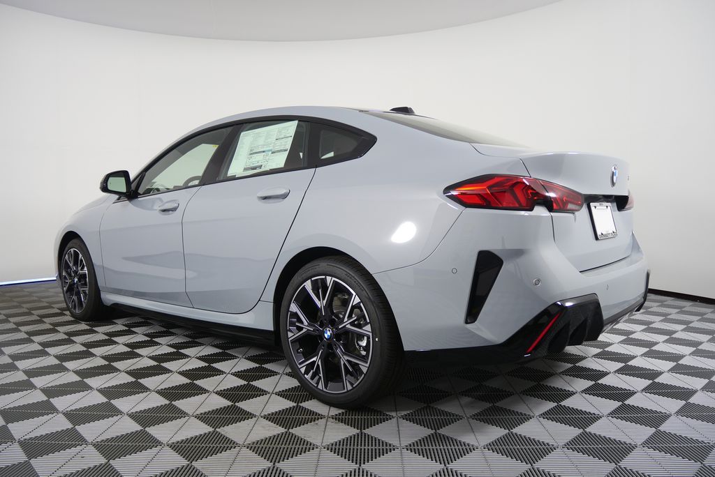 Thumbnail: 2026 BMW 2 Series - 5