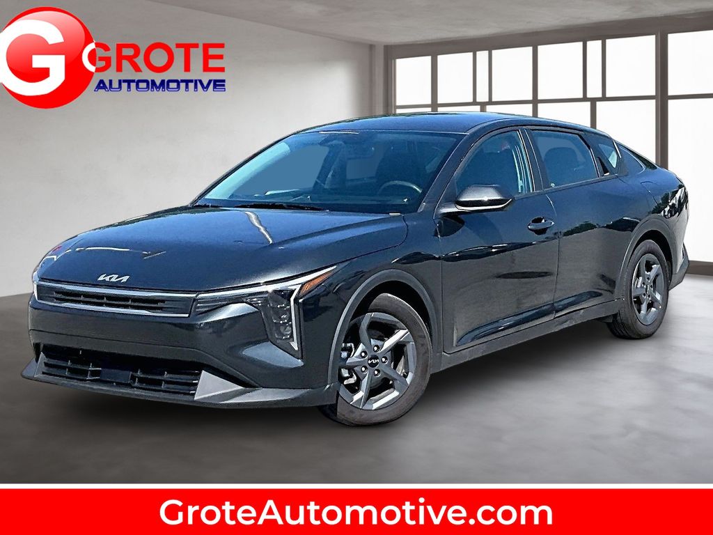 Interstellar Gray 2025 Kia K4 Sedan Front-Wheel Drive Continuously Variable Transmission