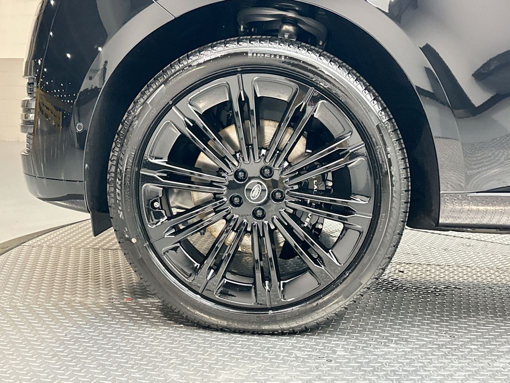 Thumbnail: 2025 Land Rover Range Rover - 5