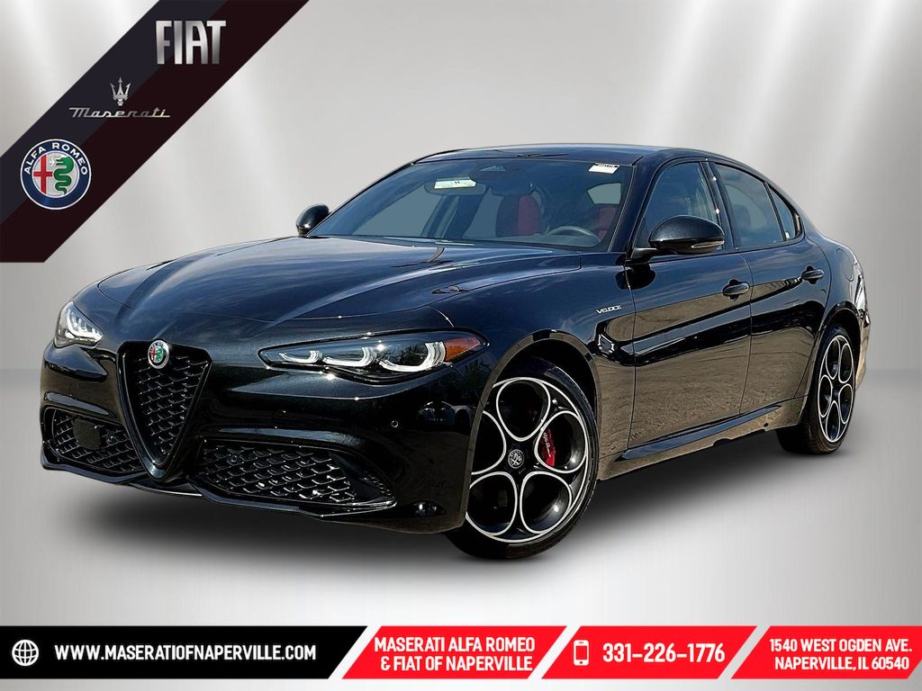 Vulcano Black Metallic 2025 Alfa Romeo Giulia Sedan 8-Speed Automatic