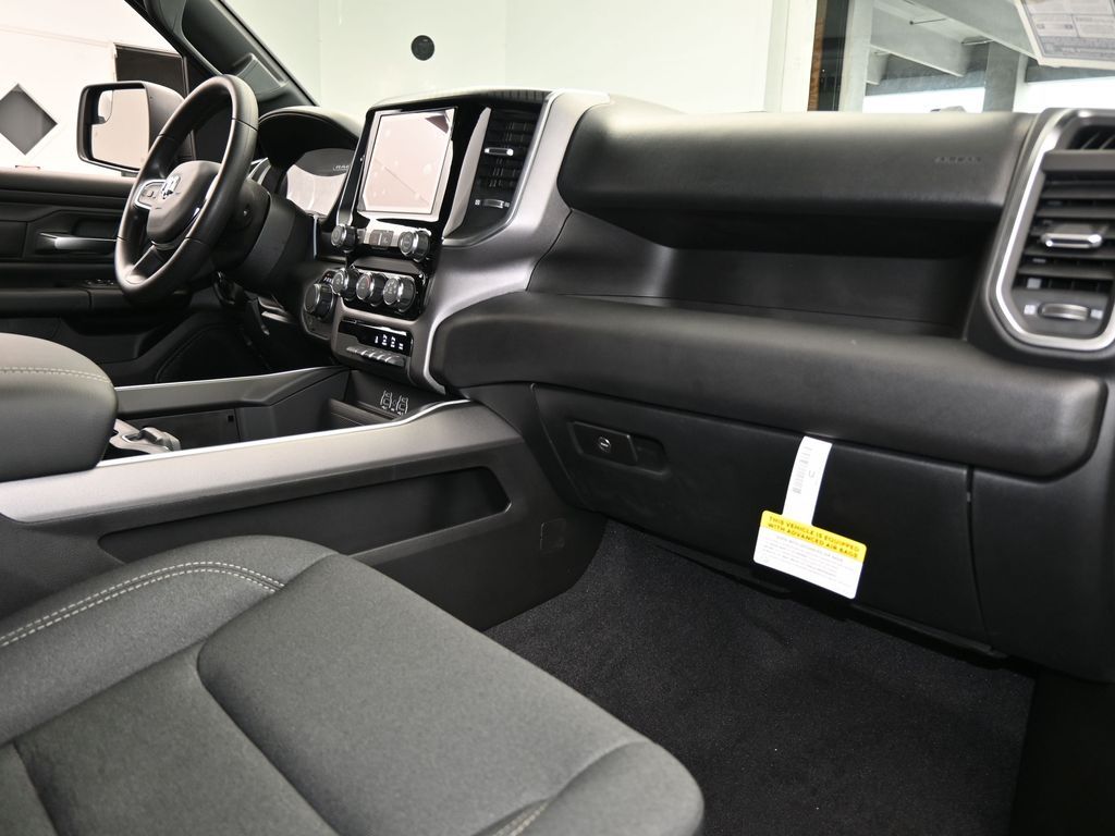 New 2026 Diamond Black Crystal Pearlcoat Ram Express image 39