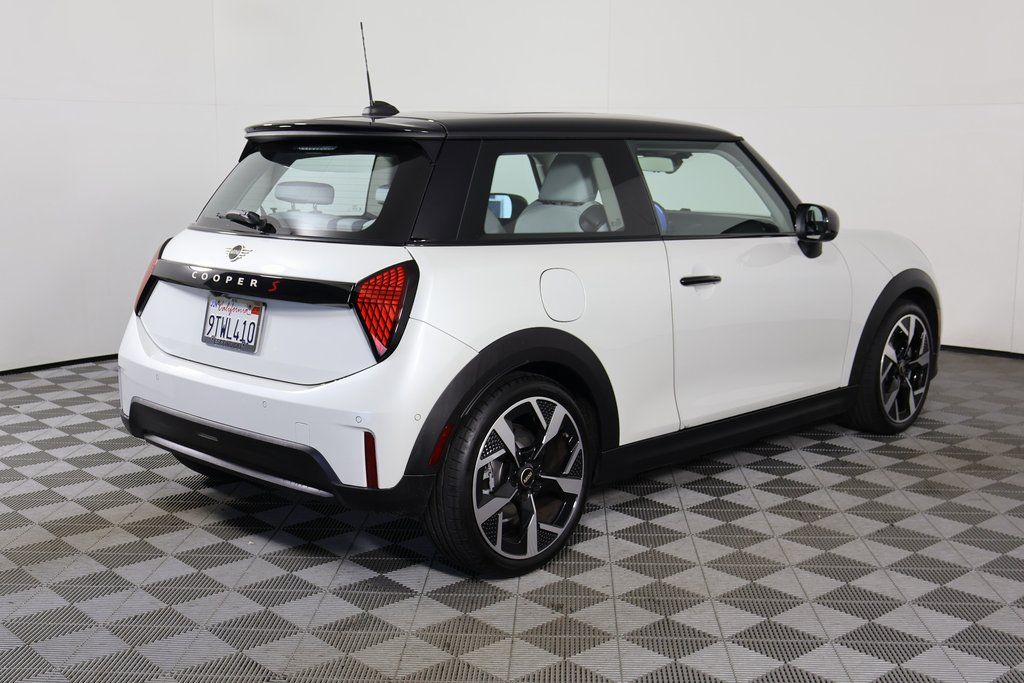 Thumbnail: 2025 MINI Cooper - 4