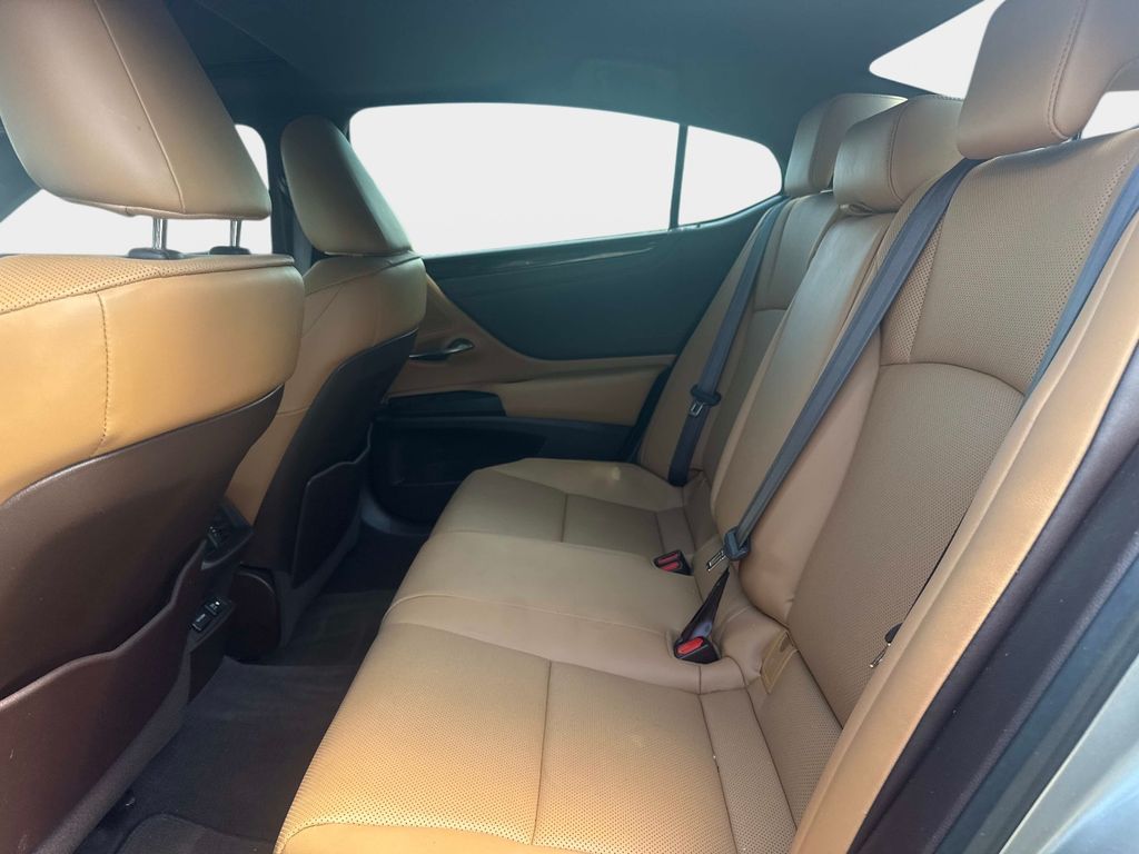 Used 2020 Lexus ES Sedan