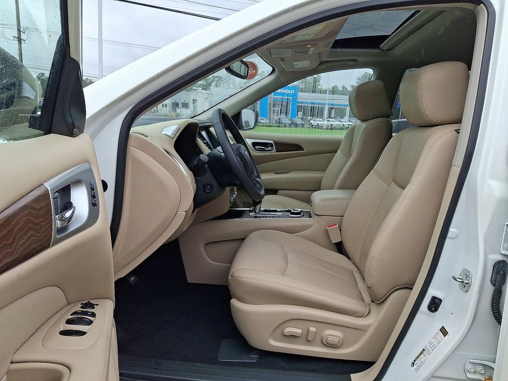 Thumbnail: 2019 Nissan Pathfinder - 13