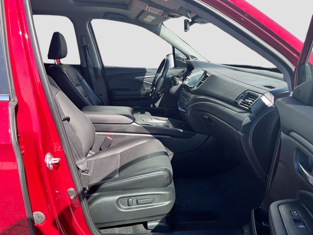 Used 2025 Red Honda RTL image 27