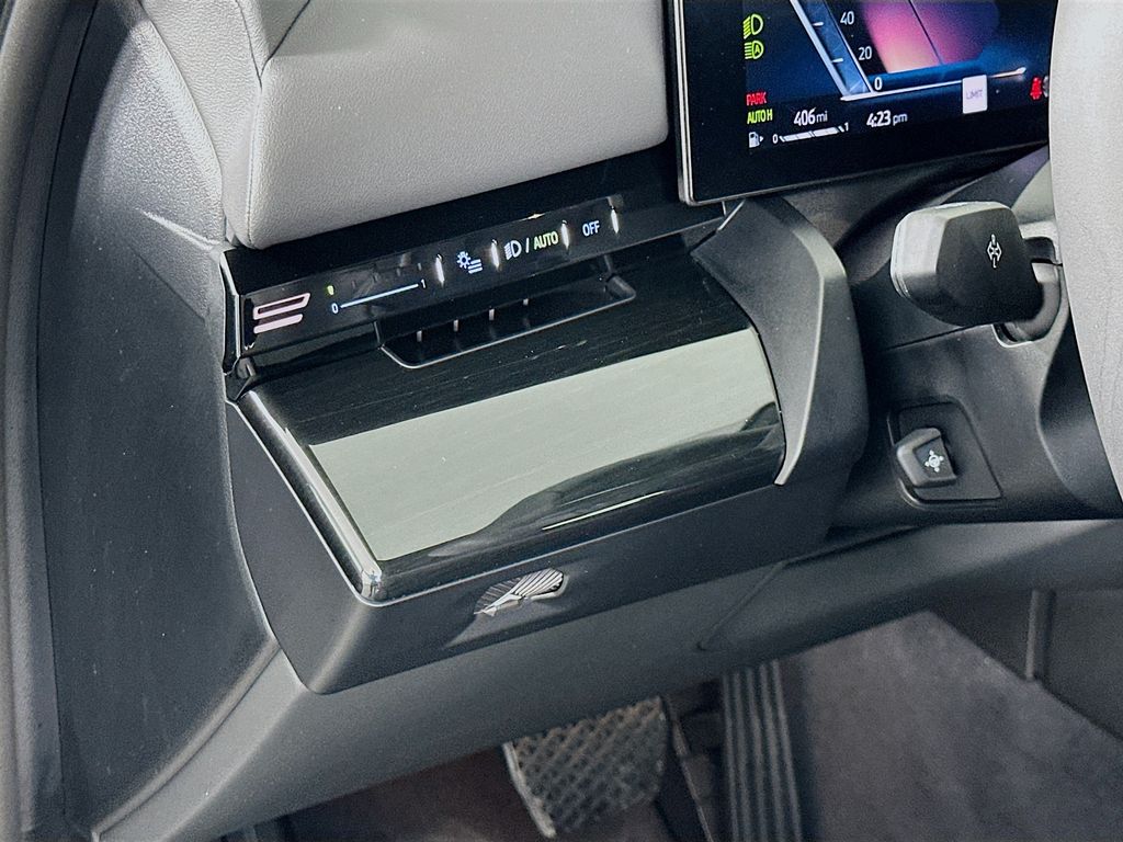 Thumbnail: 2025 BMW 5 Series - 10