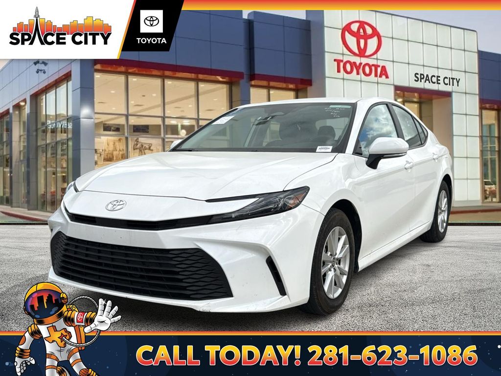 2025 Toyota Camry LE FWD