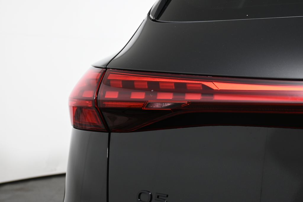 Thumbnail: 2025 Audi Q5 - 12