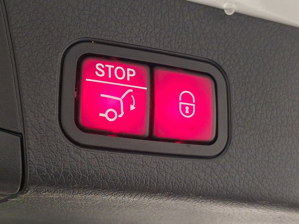 Thumbnail: 2020 Mercedes-Benz GLB - 28