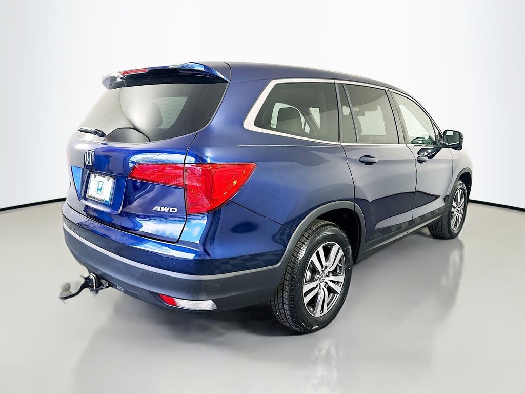 Thumbnail: 2017 Honda Pilot - 5