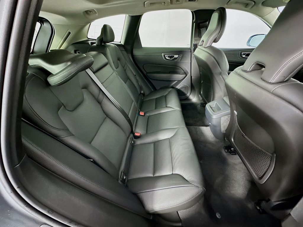 Thumbnail: 2019 Volvo XC60 - 28
