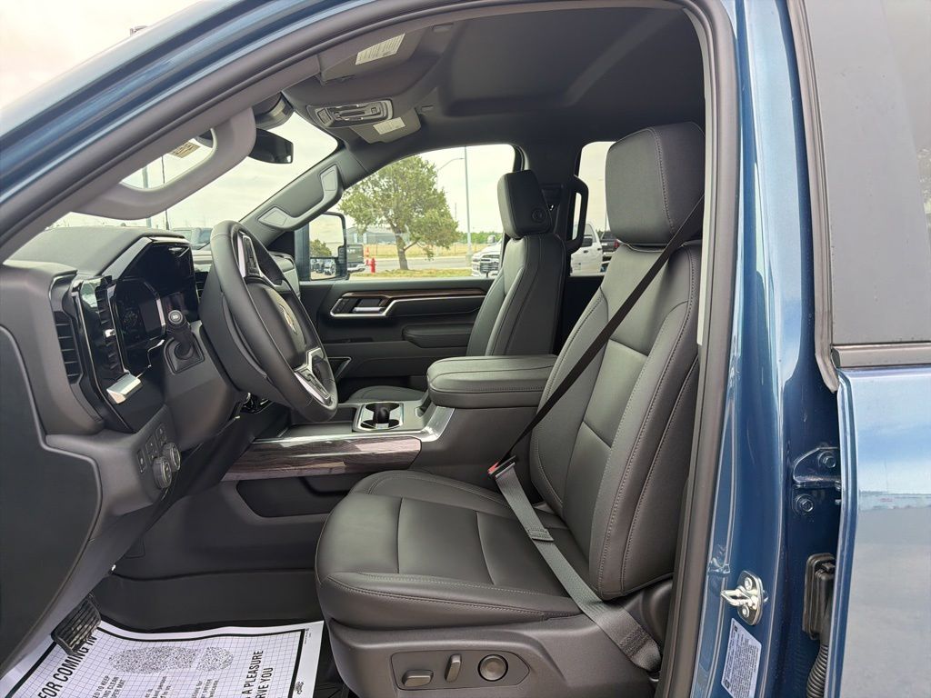ChevroletSilverado 3500HD10
