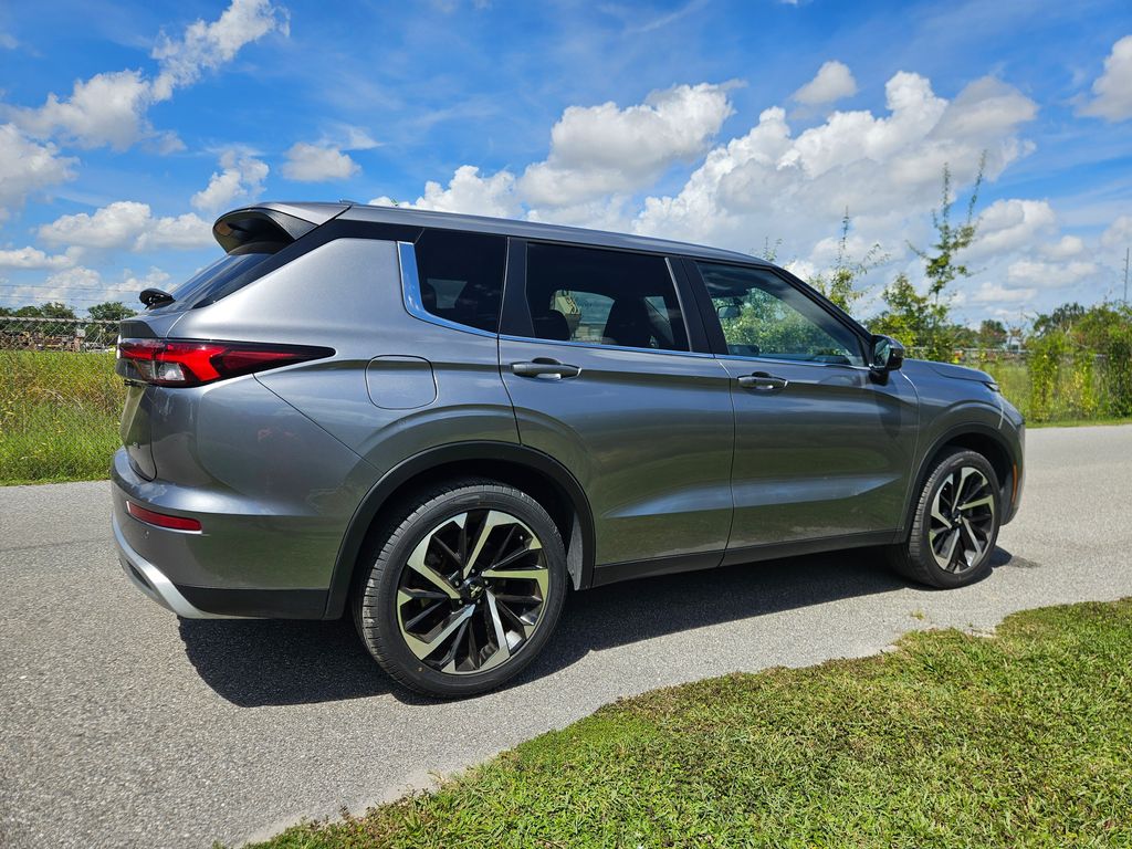 Thumbnail: 2024 Mitsubishi Outlander - 5