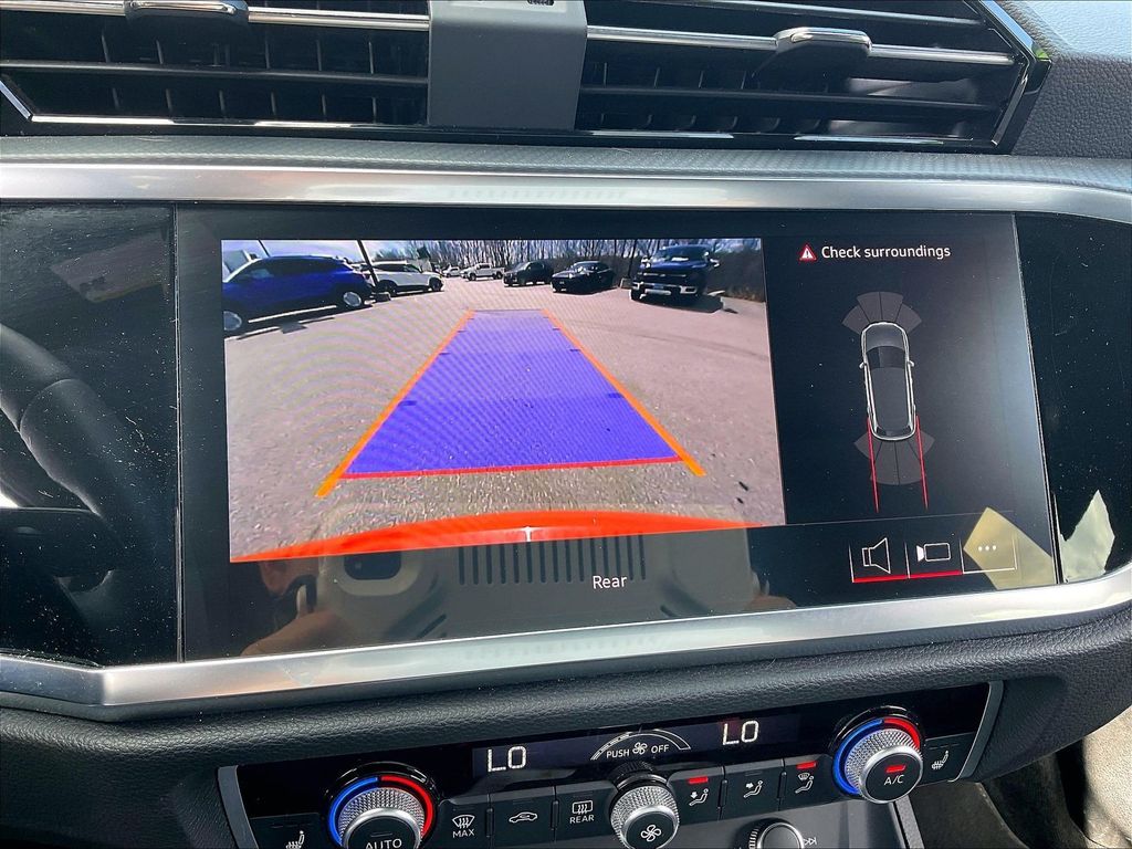2025 Audi Q3 — photo 18