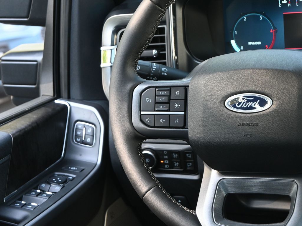 2025 Ford F-350 Super Duty LARIAT