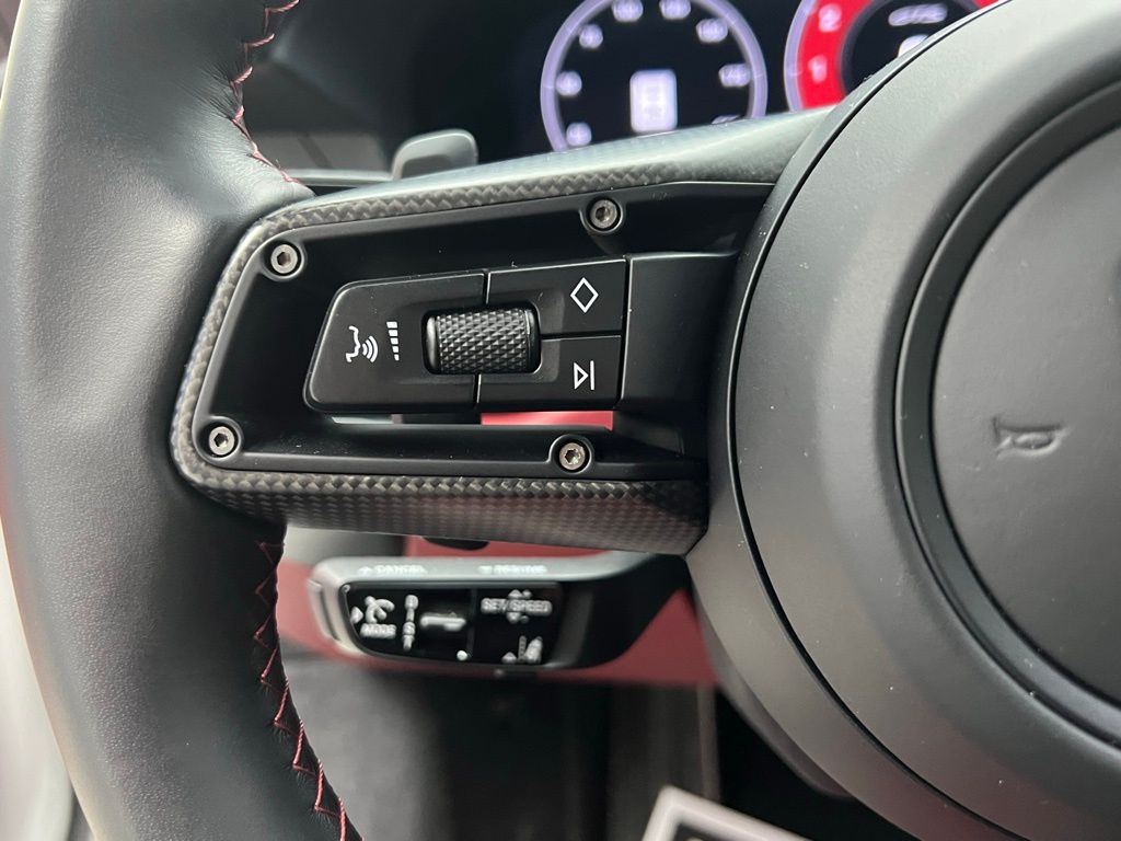 Thumbnail: 2025 Porsche 911 - 8