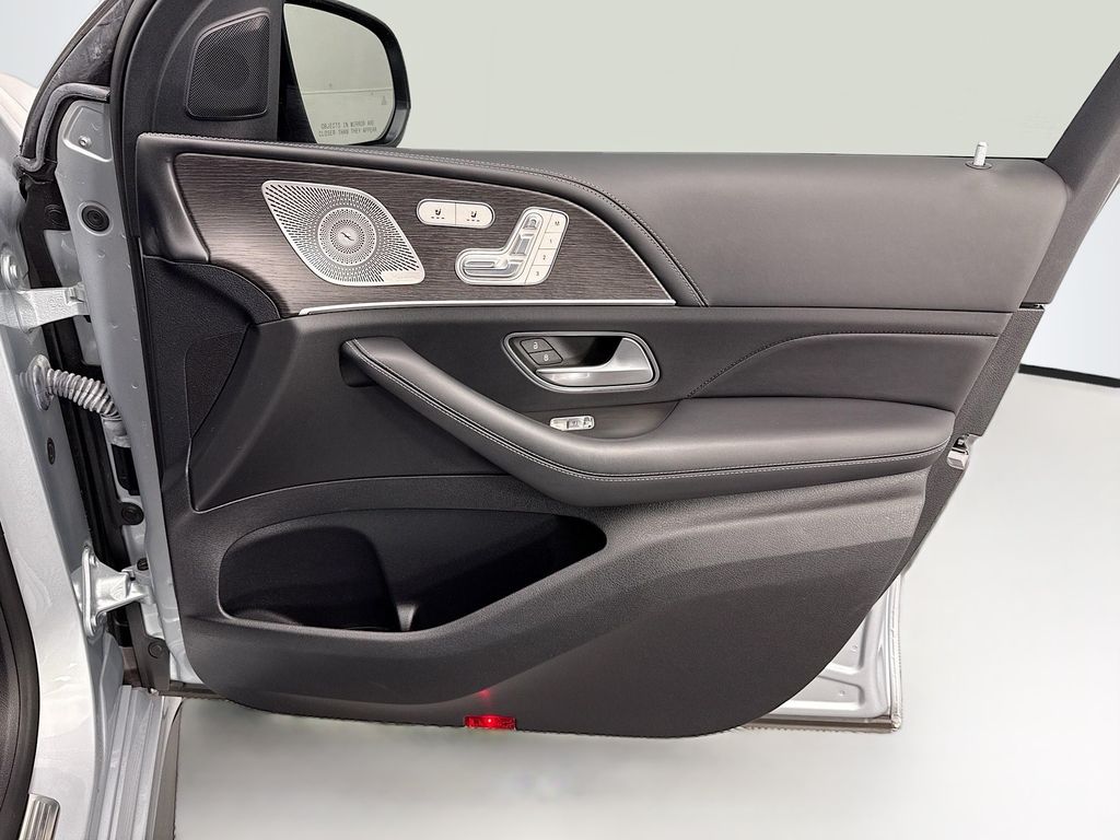 Thumbnail: 2023 Mercedes-Benz GLE - 26