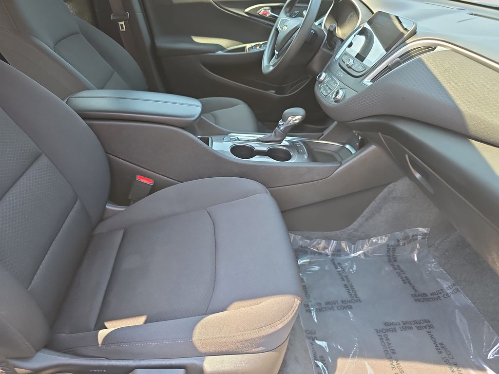 Used 2025 Chevrolet Malibu Sedan