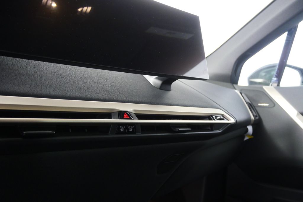 2026 BMW iX  20