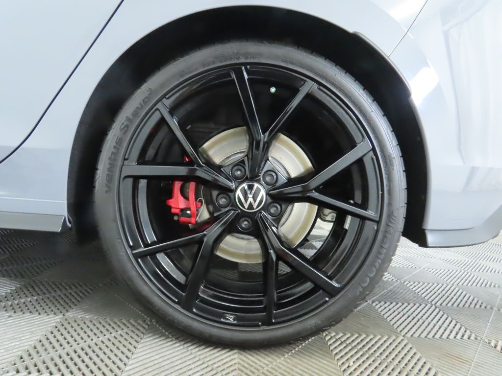 2024 Volkswagen Golf GTI SE 32