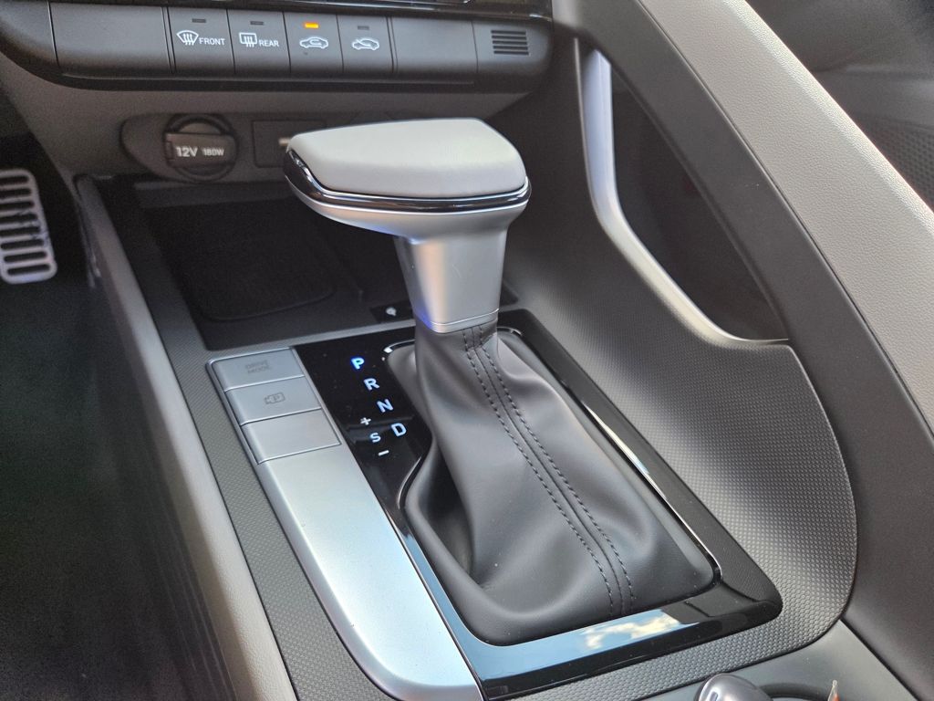 Thumbnail: 2025 Hyundai Elantra - 31