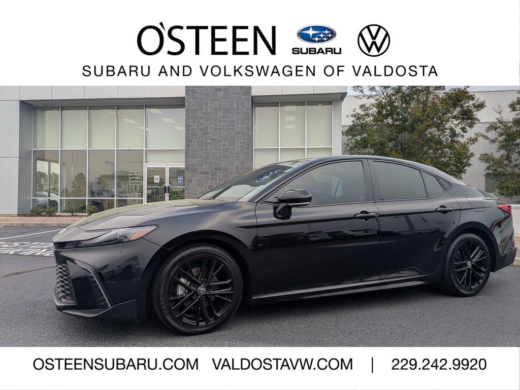 2025 Toyota Camry SE FWD