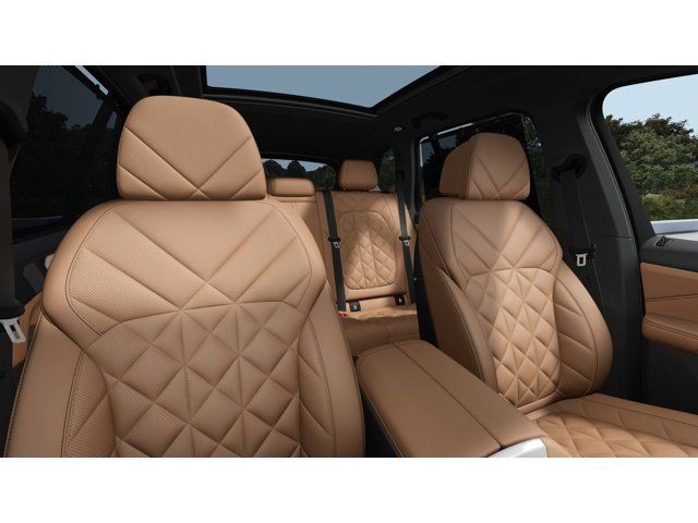 New 2026 White BMW xDrive40i image 11