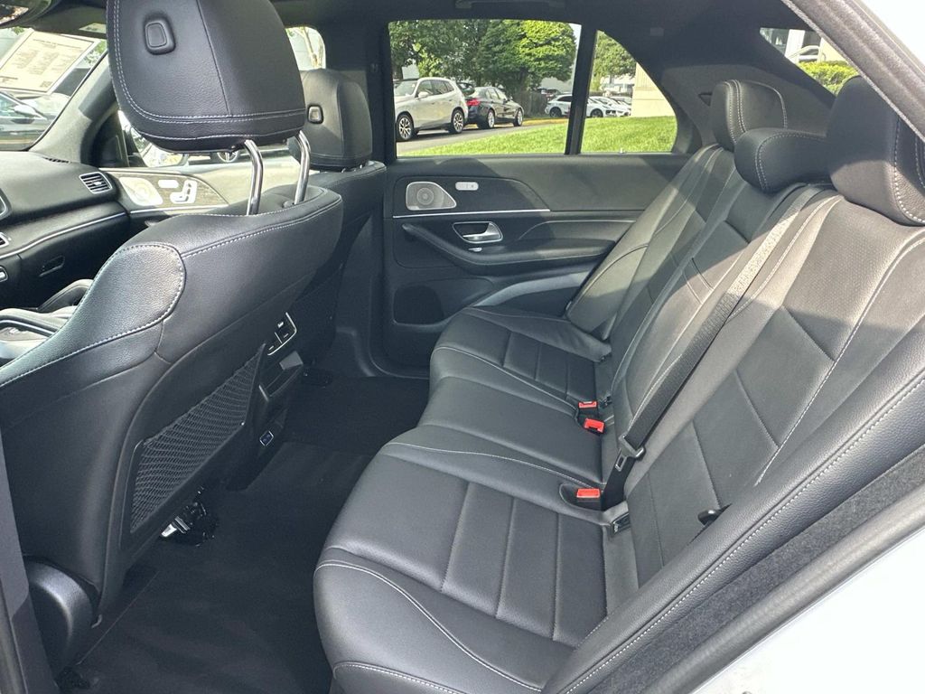 Thumbnail: 2026 Mercedes-Benz GLE - 14
