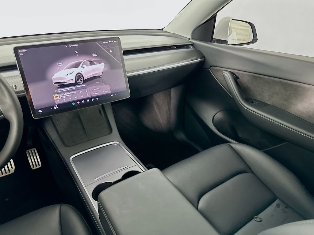 Thumbnail: 2022 Tesla Model Y - 21