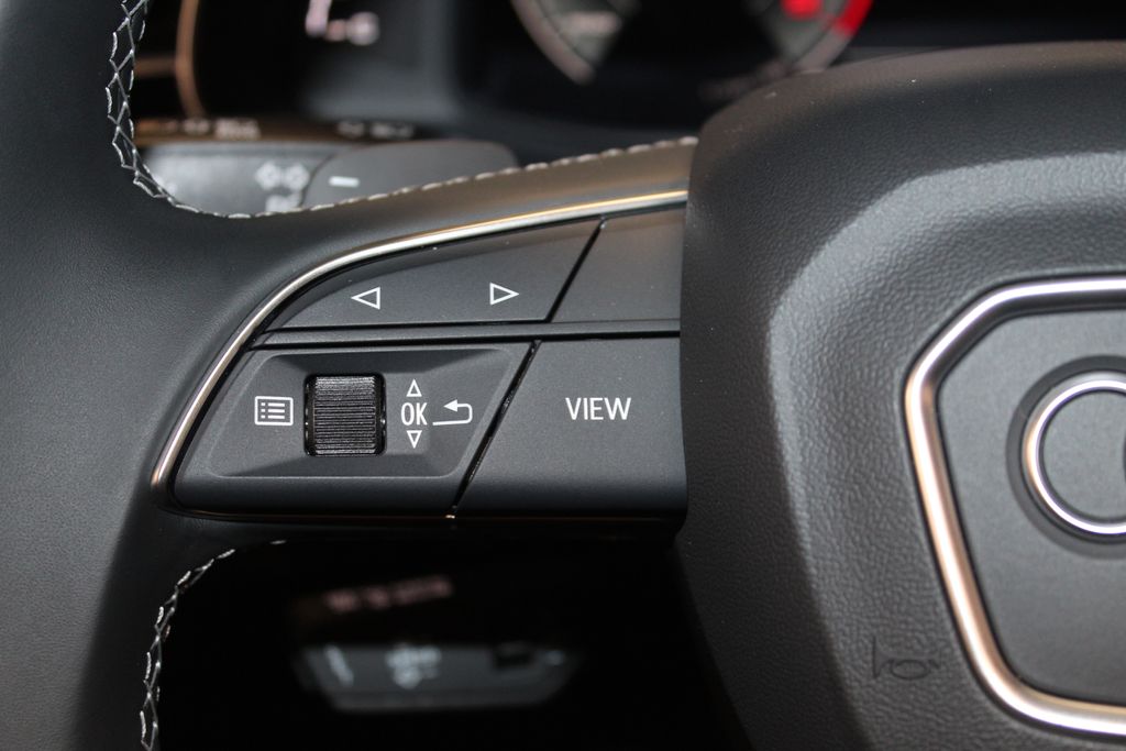 Thumbnail: 2026 Audi Q8 - 30