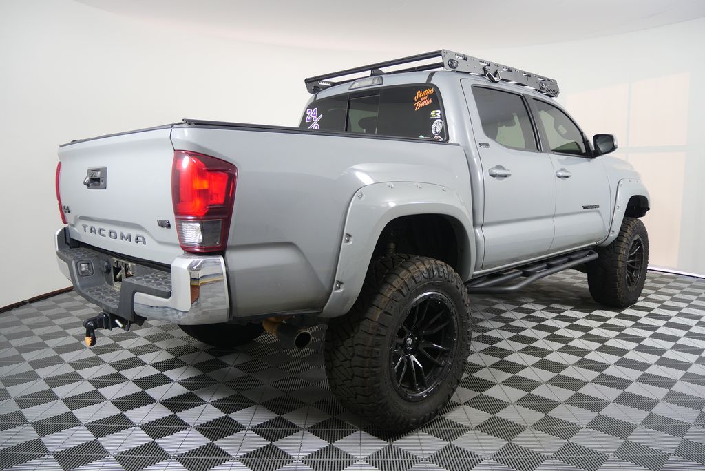 Thumbnail: 2021 Toyota Tacoma - 3