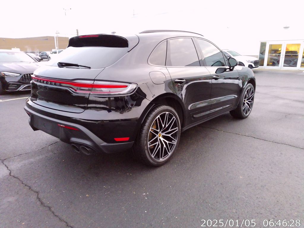 Thumbnail: 2023 Porsche Macan - 5