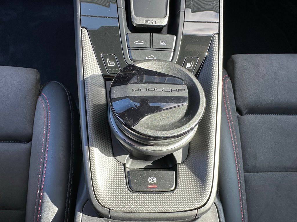Thumbnail: 2025 Porsche 911 - 24